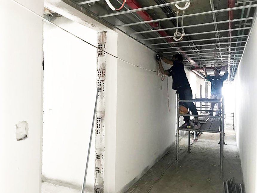 Tiến độ xây dựng dự án căn hộ Sky89 Quận 7 tháng 07.2020 – Lắp đặt khung xương trần thạch cao Tiến độ xây dựng dự án căn hộ Sky89 Quận 7 tháng 07.2020