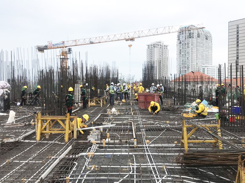 Tiến độ xây dựng dự án căn hộ The Sóng Vũng Tàu tháng 07.2020 – Thi công thép sàn tầng 2 - 4 Tiến độ xây dựng dự án căn hộ The Sóng Vũng Tàu tháng 07.2020
