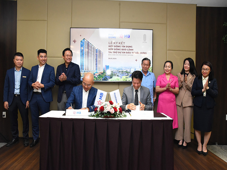 Lễ ký kết hợp đồng bảo lãnh tín dụng tài trợ dự án Phú Đông Sky One