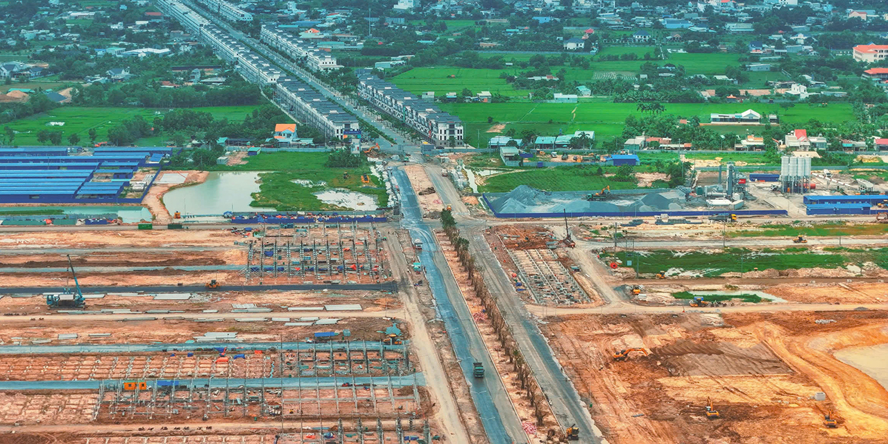 Tiến độ nhà phố biệt thự căn hộ dự án Vinhomes Green City Đức Hòa Long An chủ đầu tư Vinhomes tháng 07/2025